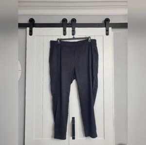 The Women's North Face Aphrodite Joggers. NEW!